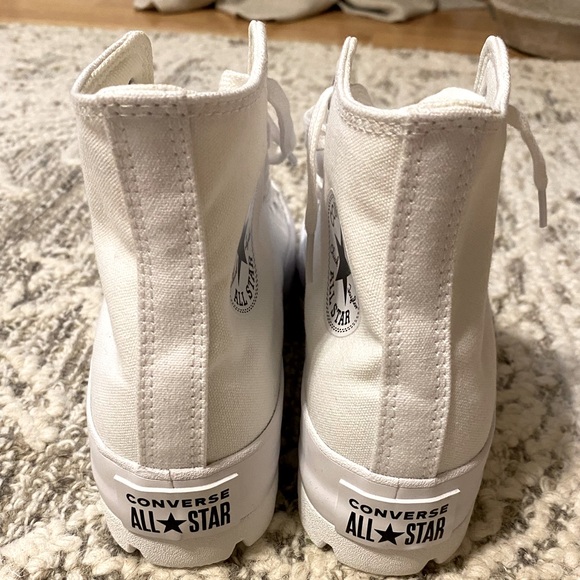 NEW Converse Women's Chuck Taylor All Star Lugged Hi Sneakers - Picture 5 of 7